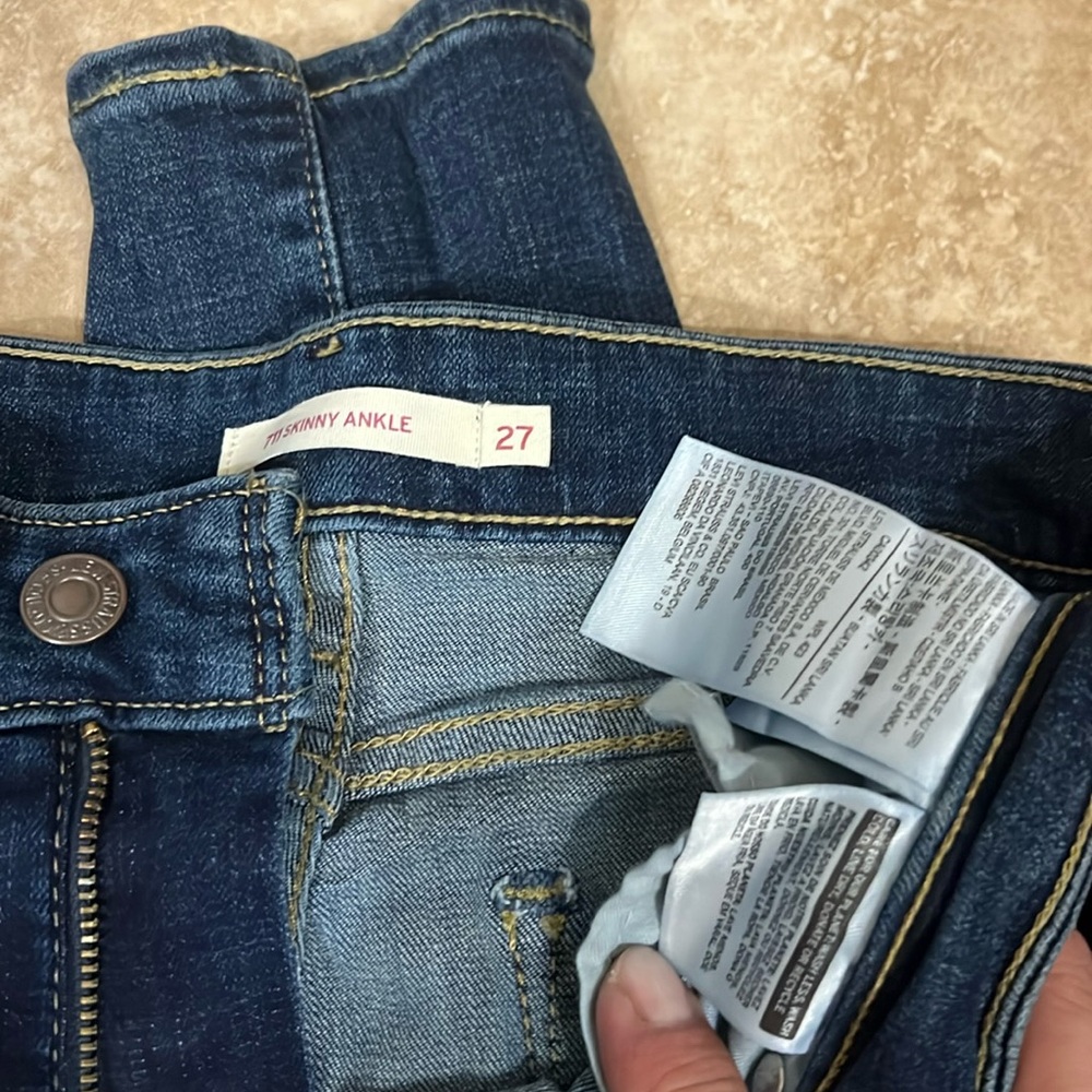 Levi’s 711 skinny ankle